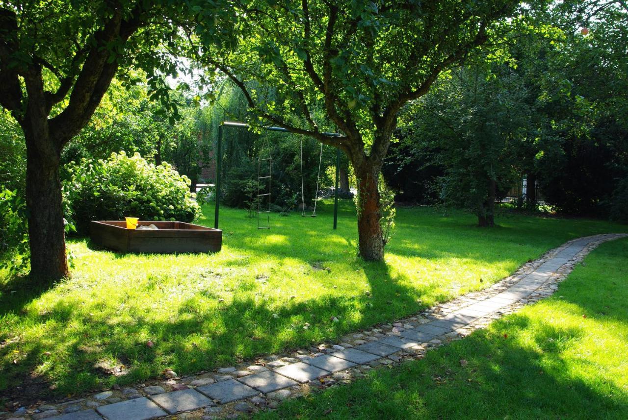 Neu Eingerichtetes Apartment #1 Mit Wlan !Sauna & Hot Tub Zubuchbar! Зенфтенберг Екстериор снимка